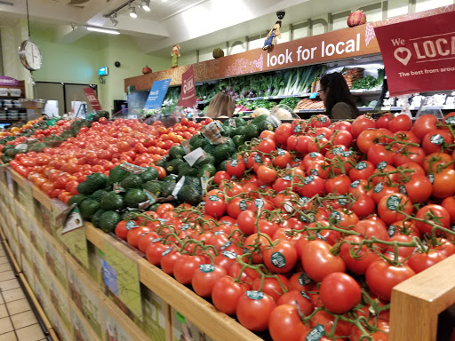 Grocery Store «Whole Foods Market», reviews and photos, 239 N Crescent Dr, Beverly Hills, CA 90210, USA