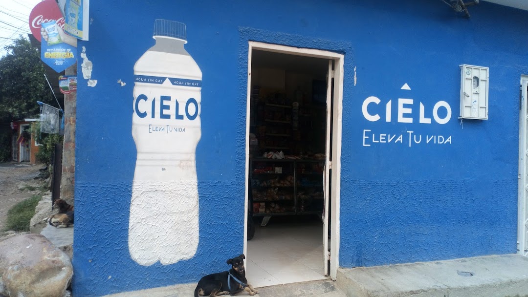 YANIRIS ZAPATA (MICROMERCADO JOAN)