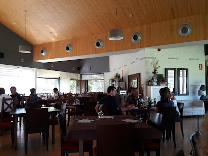 RESTAURANTE GOLFITO - 118, Av. La Rioja, 26258 Cirueña, La Rioja, Spain