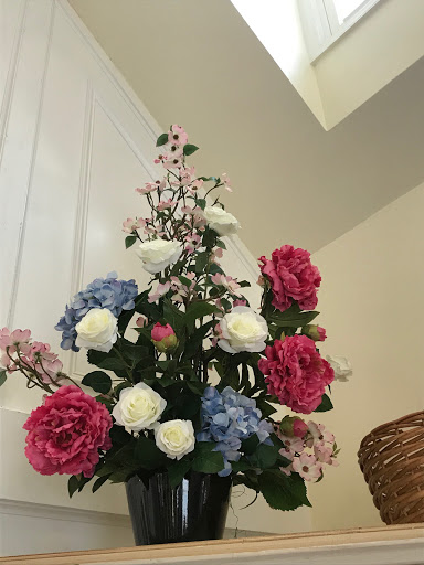 Florist «Cary Florist», reviews and photos, 100 Parkthrough St, Cary, NC 27511, USA