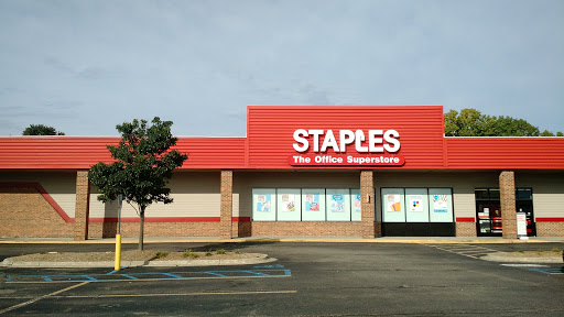 Office Supply Store «Staples», reviews and photos, 1950 S Rochester Rd, Rochester Hills, MI 48306, USA