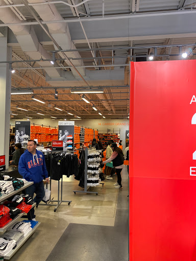 Sporting Goods Store «Nike Factory Store», reviews and photos, 1 Premium Outlet Blvd #699, Tinton Falls, NJ 07753, USA