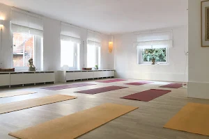 devi mata – Yoga & integrale Massage Düsseldorf image