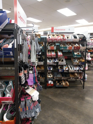 Shoe Store «Famous Footwear», reviews and photos, 5500 Grossmont Center Dr, La Mesa, CA 91942, USA