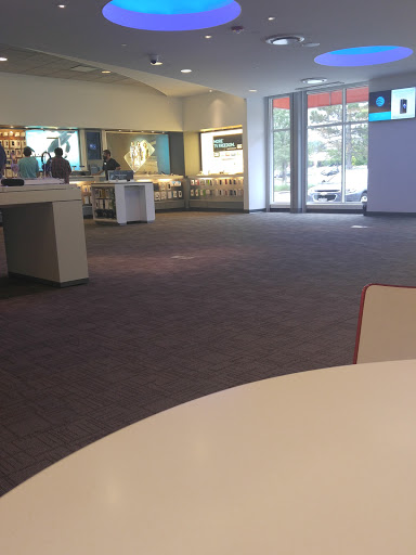 Cell Phone Store «AT&T», reviews and photos, 585 E Palatine Rd, Arlington Heights, IL 60004, USA