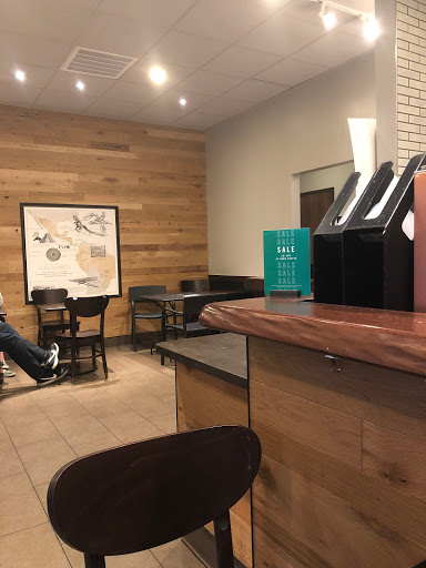 Shopping Mall «Shops of Saddle Creek», reviews and photos, 7509 Poplar Ave #1, Germantown, TN 38138, USA