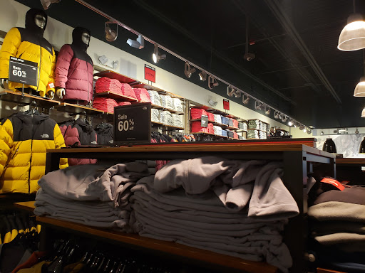 Clothing Store «The North Face Outlet», reviews and photos, 525 S Grand Central Pkwy, Las Vegas, NV 89106, USA