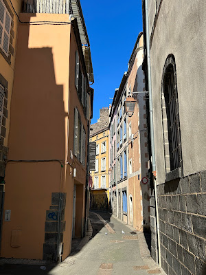Centre ville , cathédrale , terrasses à Clermont-Ferrand