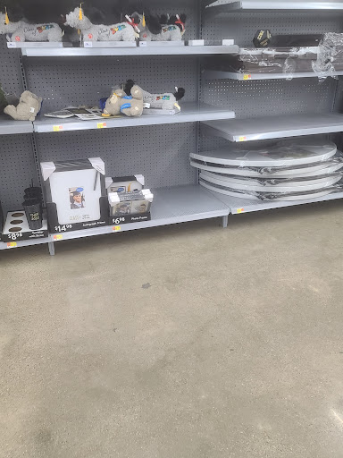 Shopping Mall «Faribo West Mall», reviews and photos, 200 Western Ave NW, Faribault, MN 55021, USA