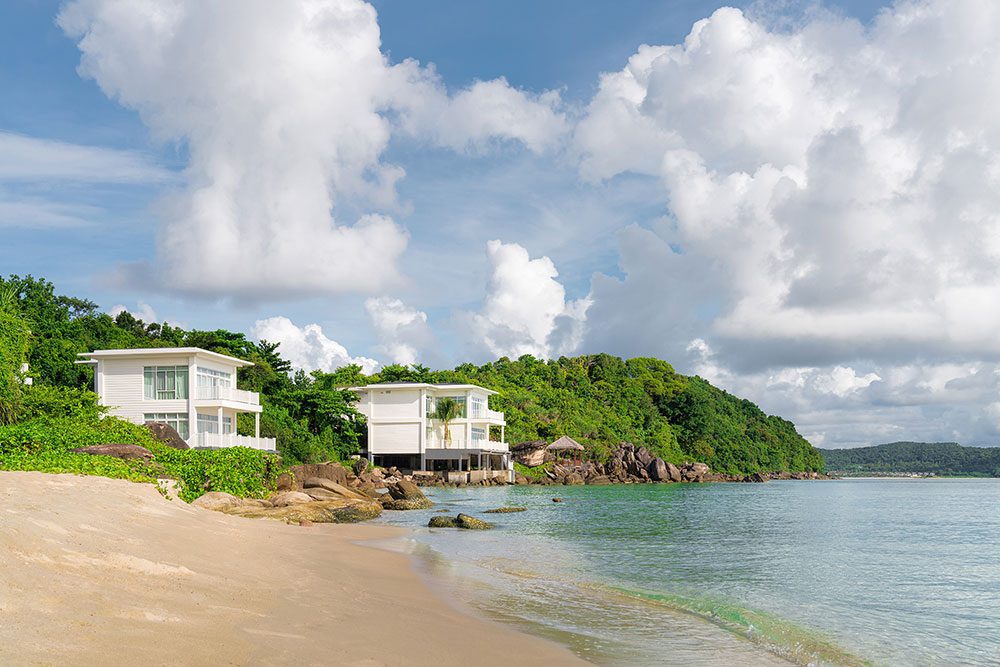 Foto van Ong Doi Beach met turquoise puur water oppervlakte