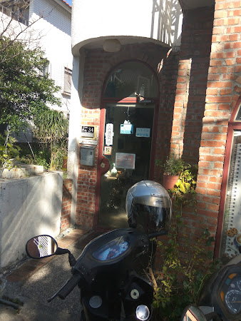 Coffee Door & Meo-woo 貓雜貨咖啡館