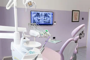 Studio dentistico Porro Artusa image