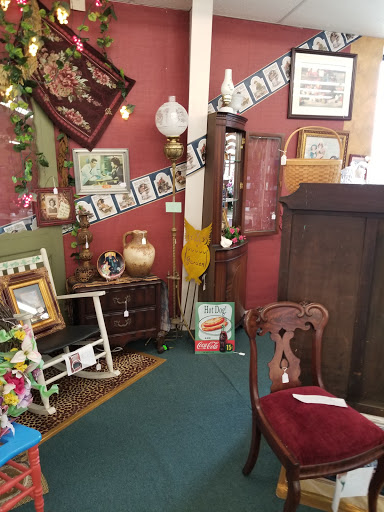 Antique Store «Treasures At Century Plaza», reviews and photos, 3702 Century Dr, Fort Smith, AR 72903, USA