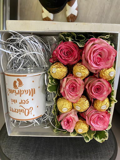 Florist «Floristeria Mia», reviews and photos, 513 Market St, Paterson, NJ 07501, USA