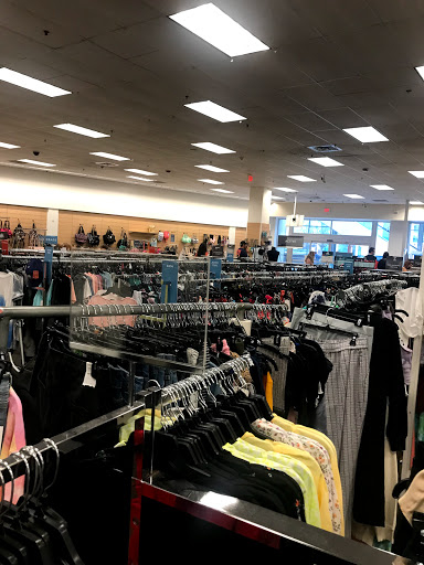 Department Store «Nordstrom Rack White Plains», reviews and photos, 3 City Pl, White Plains, NY 10601, USA