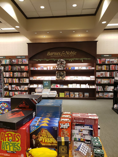 Book Store «Barnes & Noble», reviews and photos, 444 Broadway, Saugus, MA 01906, USA