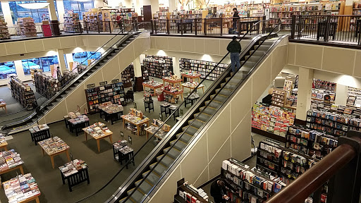 Book Store «Barnes & Noble», reviews and photos, 301 NE Northgate Way, Seattle, WA 98125, USA