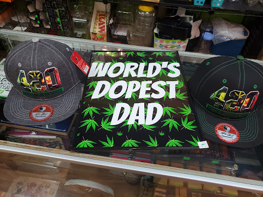 Tobacco Shop «Hypnotized Smoke Shop», reviews and photos, 2967 Patterson Rd, Florissant, MO 63031, USA