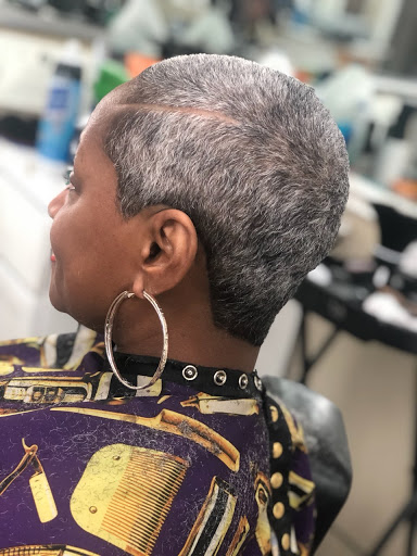 Beauty Salon «The B Spot Barber & Beauty Shop - Humble», reviews and photos, 850 E Main St, Humble, TX 77338, USA