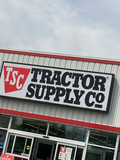 Home Improvement Store «Tractor Supply Co.», reviews and photos, 2003 Priest Dr, La Grange, KY 40031, USA