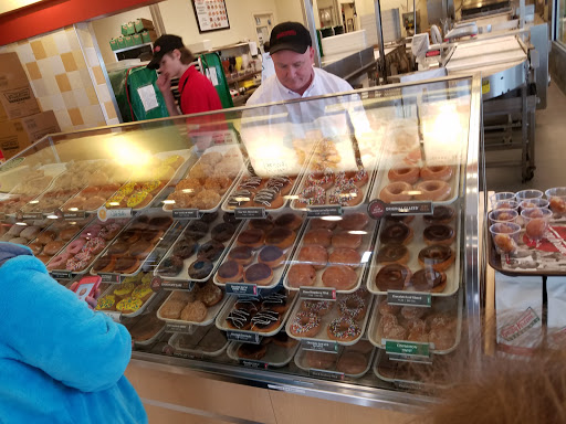 Donut Shop «Krispy Kreme Roanoke», reviews and photos, 1625 Hershberger Rd NW, Roanoke, VA 24012, USA