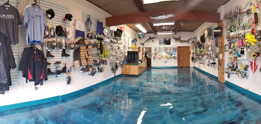Dive Shop «Divers Incorporated - Ann Arbor», reviews and photos, 3380 Washtenaw Ave, Ann Arbor, MI 48104, USA
