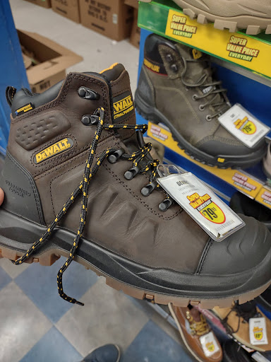 Sporting Goods Store «Big 5 Sporting Goods», reviews and photos, 900 W El Monte Way, Dinuba, CA 93618, USA