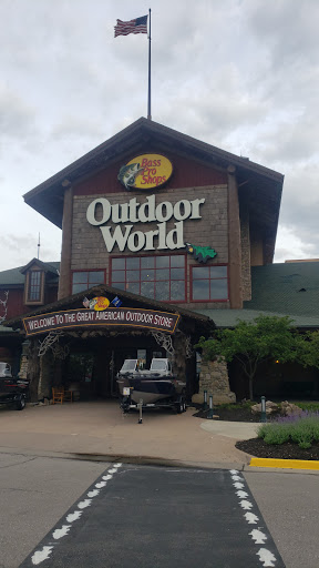 Sporting Goods Store «Bass Pro Shops», reviews and photos