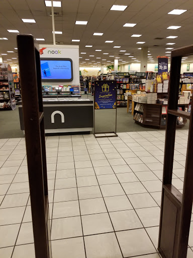 Book Store «Barnes & Noble», reviews and photos, 1980 N Dixie Hwy, Elizabethtown, KY 42701, USA