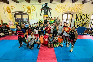 Academia guerrero dragón KICKBOXING y MUAY THAI image