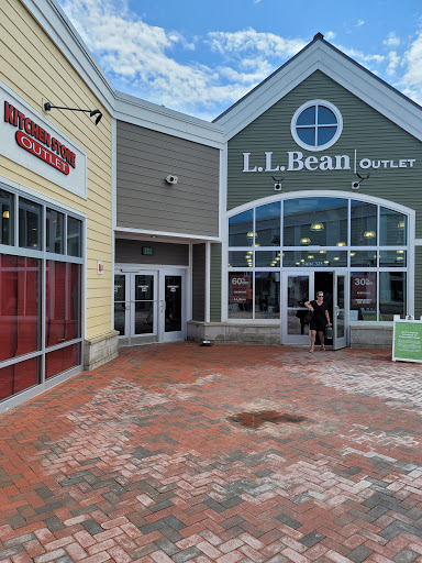 Clothing Store «AEO Factory Store», reviews and photos, 35 Main St, Freeport, ME 04032, USA