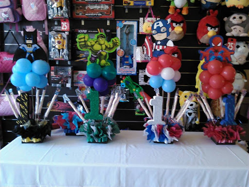 Party Planner «Hollywood Gift Shop», reviews and photos, 2308 S Vermont Ave, Los Angeles, CA 90007, USA