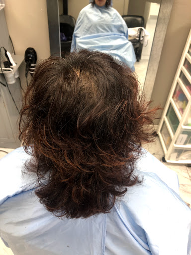 Hair Salon «Headquarters Hair & Beauty Salon», reviews and photos, 16625 Redmond Way # L, Redmond, WA 98052, USA