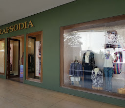 BCBGMaxazria Andares photo