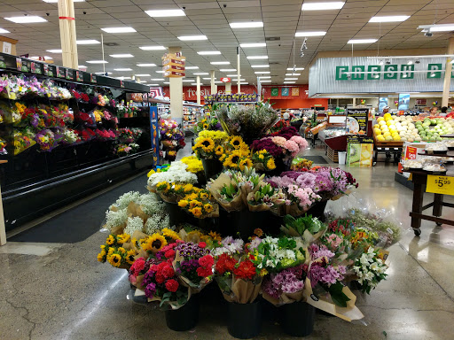 Grocery Store «Fred Meyer», reviews and photos, 2200 E Baseline St, Cornelius, OR 97113, USA