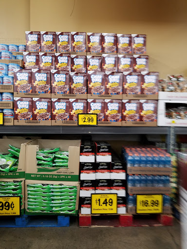 Grocery Store «Grocery Outlet Bargain Market», reviews and photos, 2925 NW Division St, Gresham, OR 97030, USA