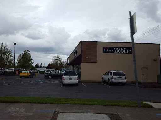 Cell Phone Store «T-Mobile», reviews and photos, 6691 SE Tualatin Valley Hwy, Hillsboro, OR 97123, USA