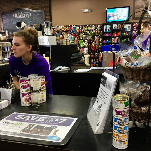 Pet Store «Pet Valu», reviews and photos, 725 River Rd, Edgewater, NJ 07020, USA