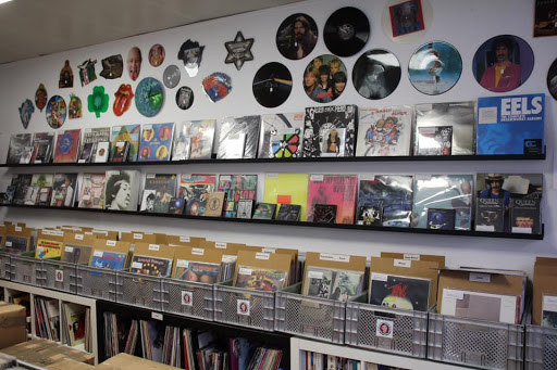 Retro-Nico | Entrümpelungen & Schallplatten Store