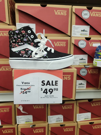 Shoe Store «Shoe Carnival», reviews and photos, 511 S Plano Rd, Richardson, TX 75081, USA