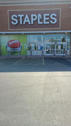 Office Supply Store «Staples», reviews and photos, 1600 N Milwaukee Ave, Vernon Hills, IL 60061, USA