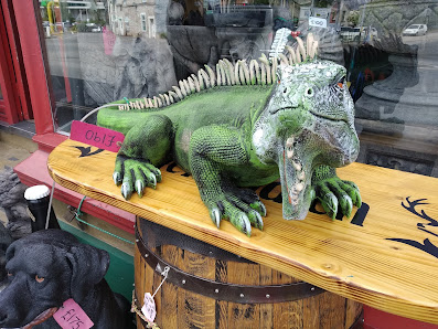 Uniques Of Newton 51 Wolborough St, Newton Abbot TQ12 1JQ, United Kingdom