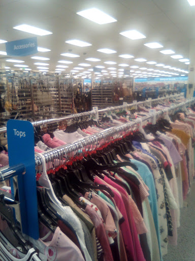 Clothing Store «Ross Dress for Less», reviews and photos, 5901 Wesley Grove Blvd, Wesley Chapel, FL 33544, USA