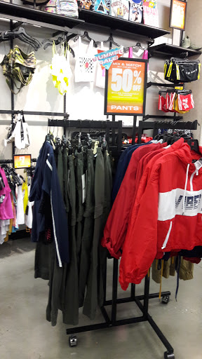 Clothing Store «rue21», reviews and photos, 112 Pavilion Pkwy, Fayetteville, GA 30214, USA