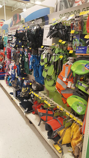Pet Supply Store «PetSmart», reviews and photos, 13150 Middlebelt Rd, Livonia, MI 48150, USA