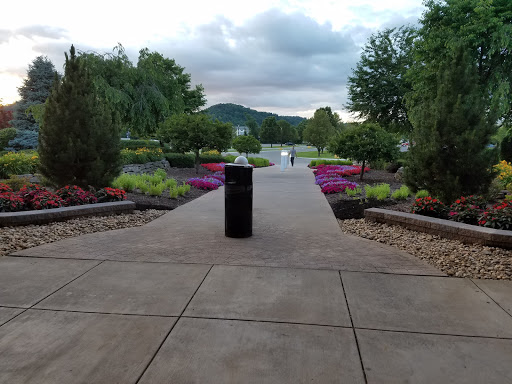 Hotel «Wheeling Island Hotel-Casino-Racetrack», reviews and photos, 1 S Stone St, Wheeling, WV 26003, USA