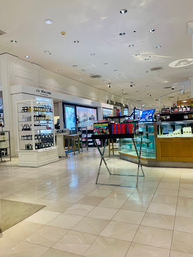 Department Store «Saks Fifth Avenue», reviews and photos, 2 Bala Plaza, Bala Cynwyd, PA 19004, USA