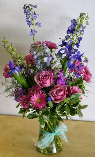 Buds & Bytes - Floral Design Studio & Computer Repair, 300 Oak St, Farmington, MN 55024, USA, 