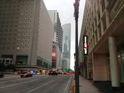 Clothing Store «Ross Dress for Less», reviews and photos, 100 S Biscayne Blvd, Miami, FL 33131, USA