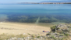 Photo de Povljana Naturist Beach avec un rivage droit